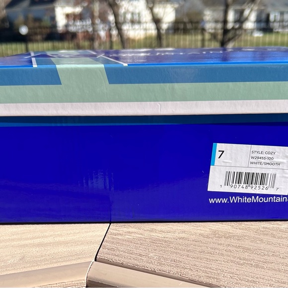 ❤️WHITE MOUNTAIN WHITE BOOTS❤️ - Picture 3 of 8